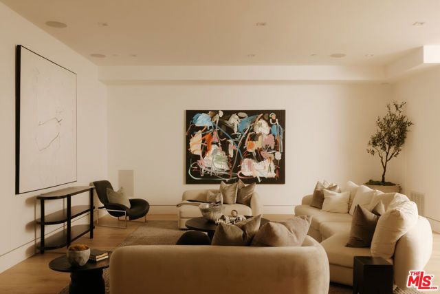 260 S Canyon View Drive, Los Angeles, CA 90049