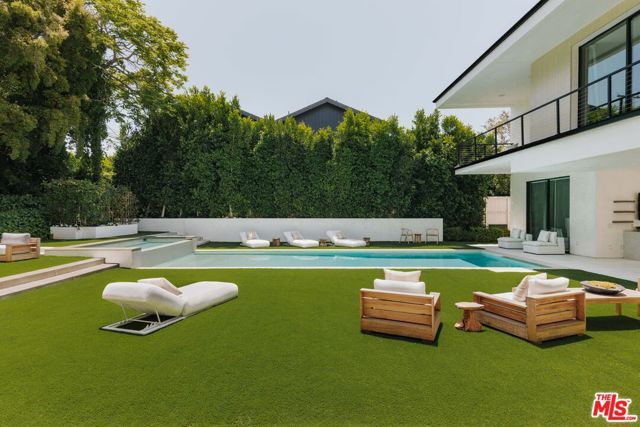 260 S Canyon View Drive, Los Angeles, CA 90049