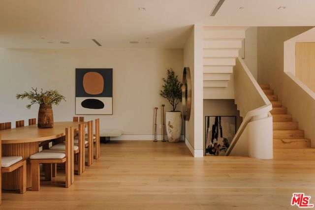 260 S Canyon View Drive, Los Angeles, CA 90049