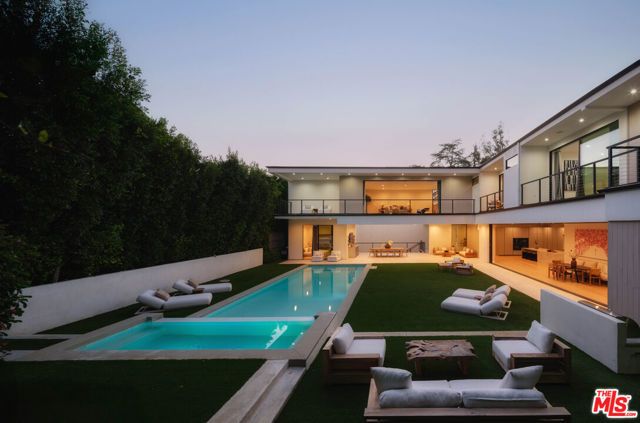 260 S Canyon View Drive, Los Angeles, CA 90049