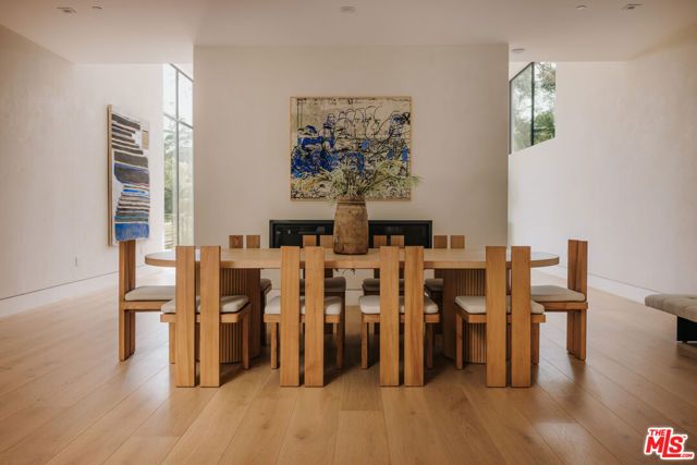 260 S Canyon View Drive, Los Angeles, CA 90049