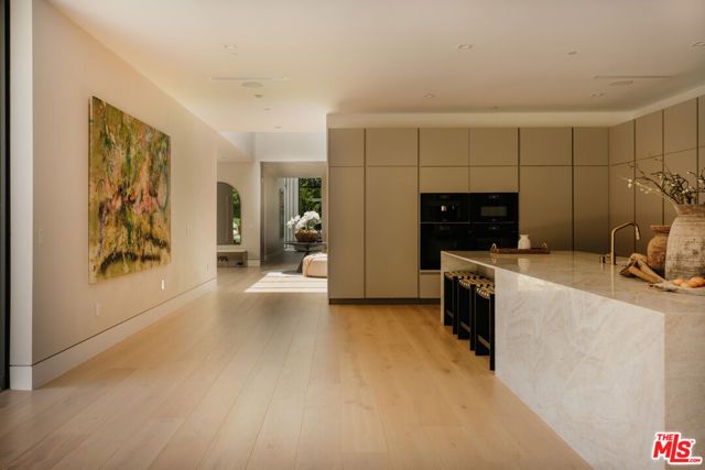 260 S Canyon View Drive, Los Angeles, CA 90049