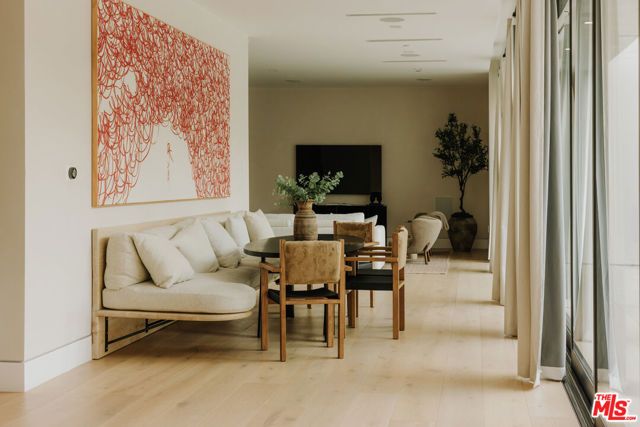 260 S Canyon View Drive, Los Angeles, CA 90049