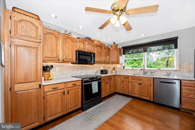 7554 WATKINS DR, Sykesville, MD 21784