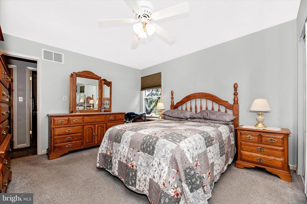 Image 12 of property listing at 7554 WATKINS DR, Sykesville, MD 21784
