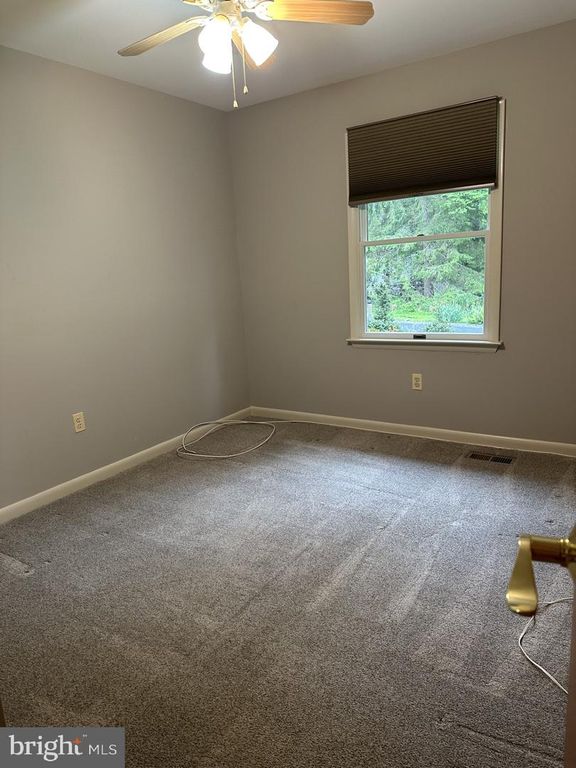 Image 18 of property listing at 7554 WATKINS DR, Sykesville, MD 21784