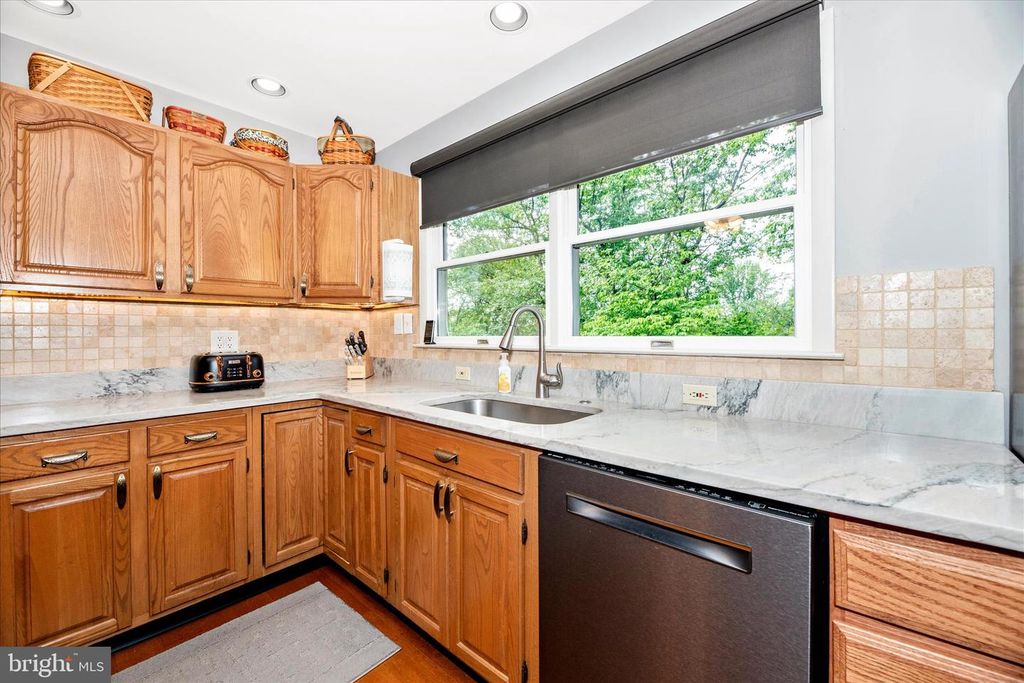 Image 27 of property listing at 7554 WATKINS DR, Sykesville, MD 21784
