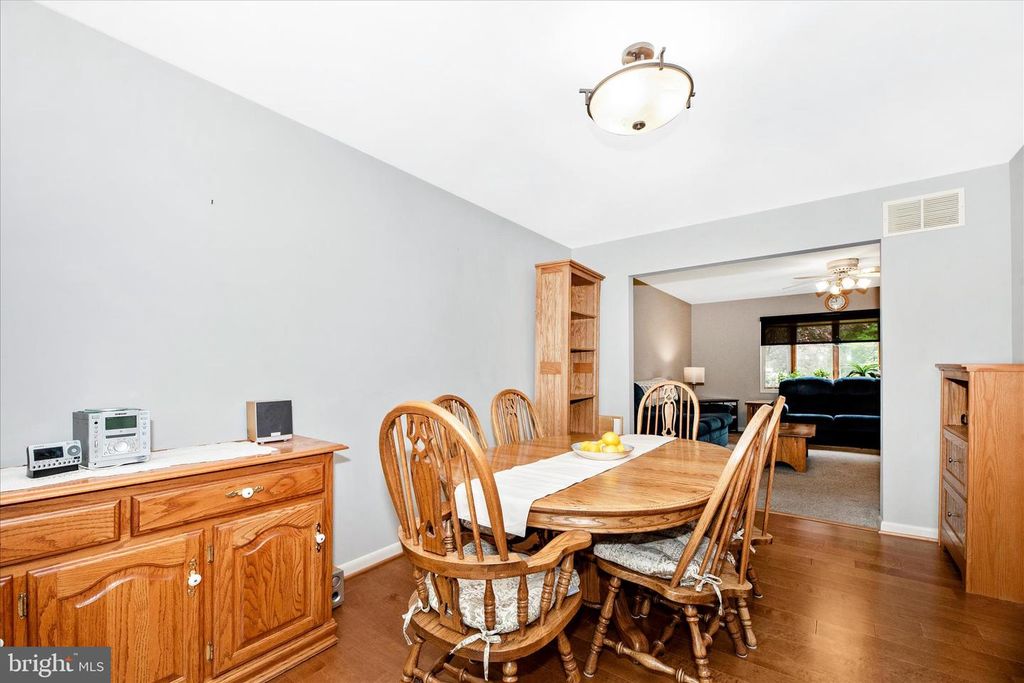 Image 9 of property listing at 7554 WATKINS DR, Sykesville, MD 21784
