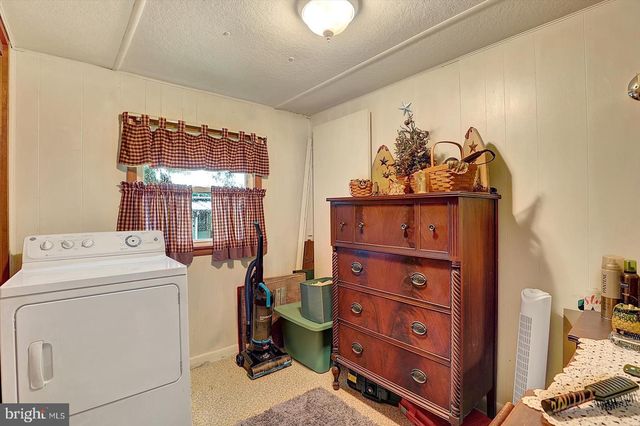 459 CLOVER DR, York, PA 17406