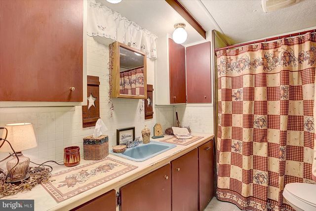 459 CLOVER DR, York, PA 17406