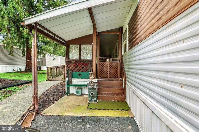 459 CLOVER DR, York, PA 17406