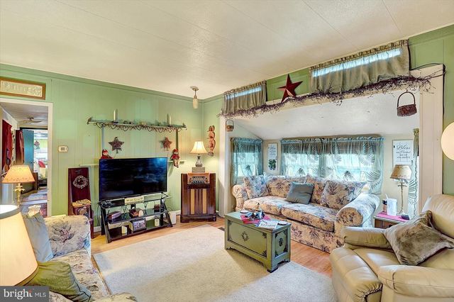 459 CLOVER DR, York, PA 17406