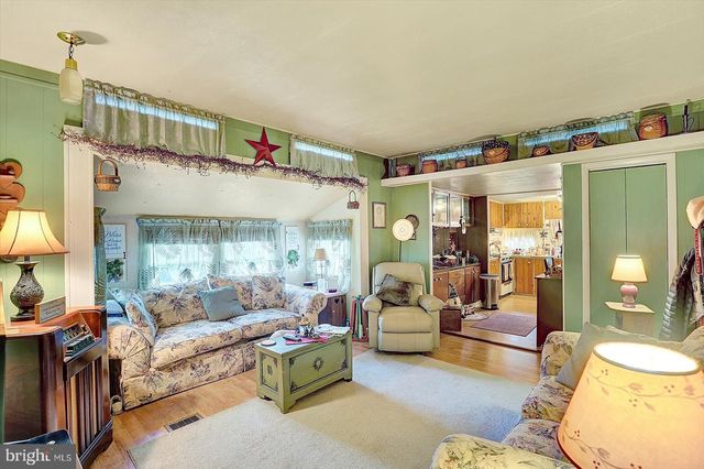 459 CLOVER DR, York, PA 17406