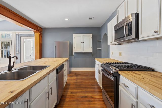 901 Fairview Street, Jackson, MS 39202