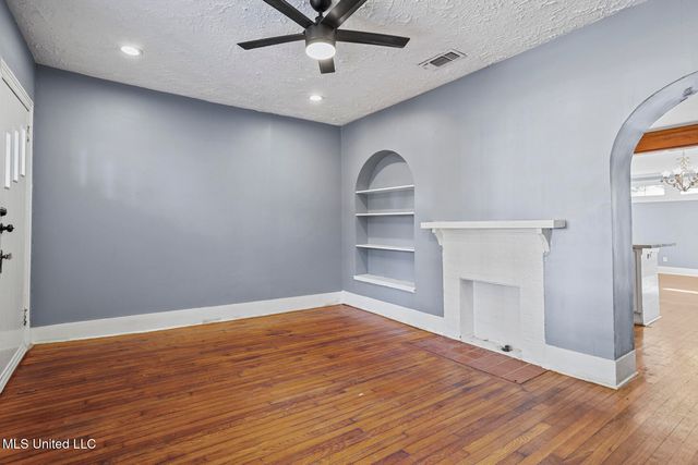 901 Fairview Street, Jackson, MS 39202