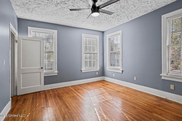 901 Fairview Street, Jackson, MS 39202