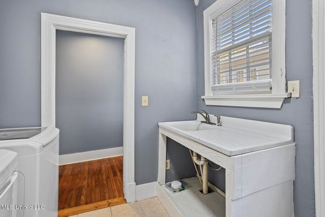 901 Fairview Street, Jackson, MS 39202