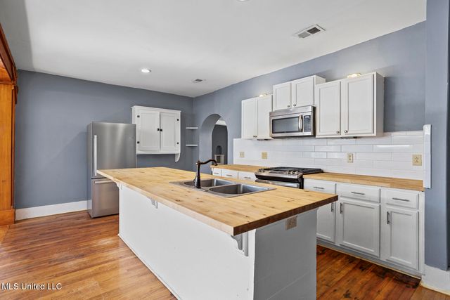 901 Fairview Street, Jackson, MS 39202