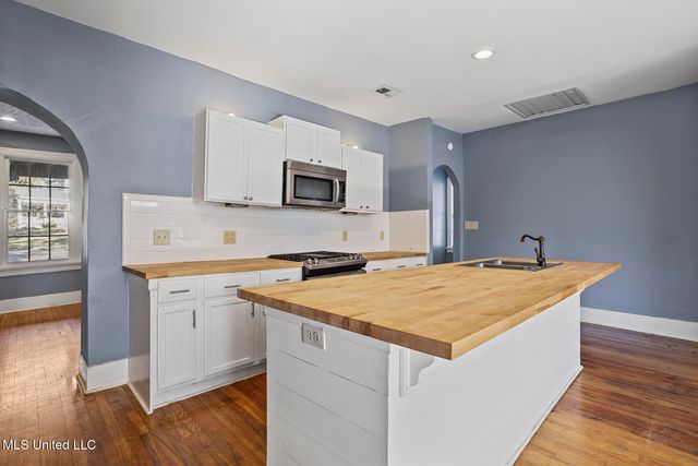 901 Fairview Street, Jackson, MS 39202