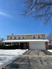 606 S Roosevelt Avenue, Arlington Heights, IL 60005