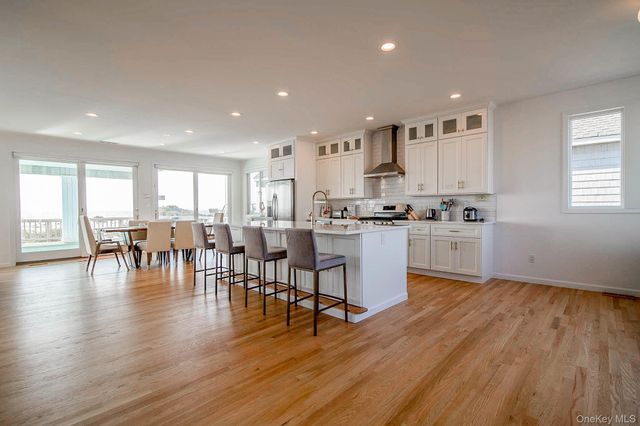 675 Dune Road, Westhampton Beach, NY 11978