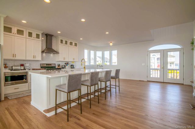 675 Dune Road, Westhampton Beach, NY 11978