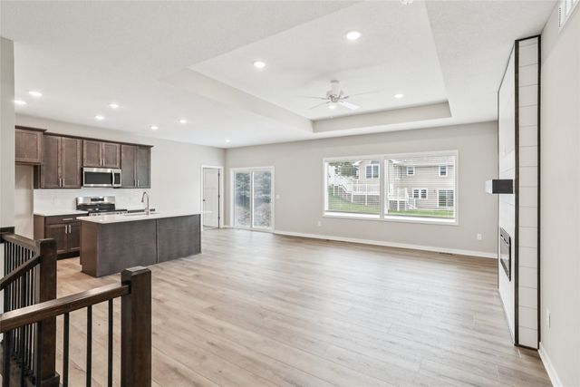 2516 N 9th Avenue E, Newton, IA 50208