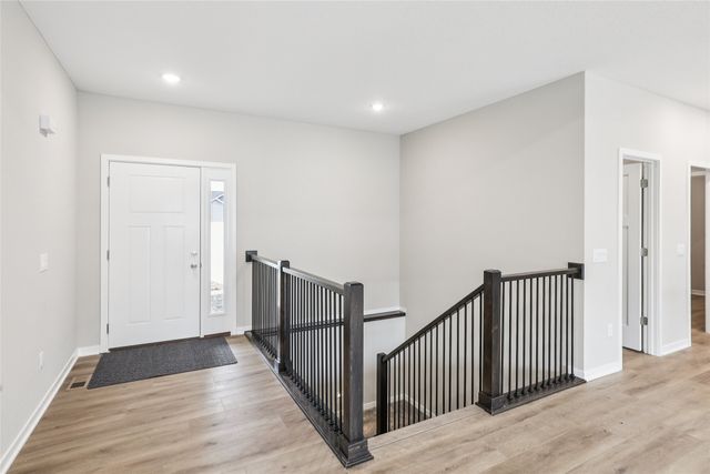 2516 N 9th Avenue E, Newton, IA 50208