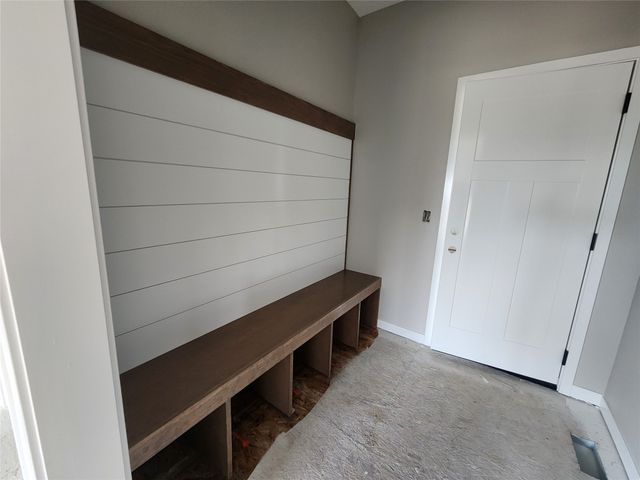 2516 N 9th Avenue E, Newton, IA 50208