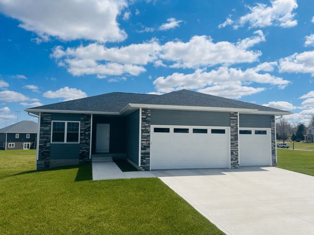 2516 N 9th Avenue E, Newton, IA 50208