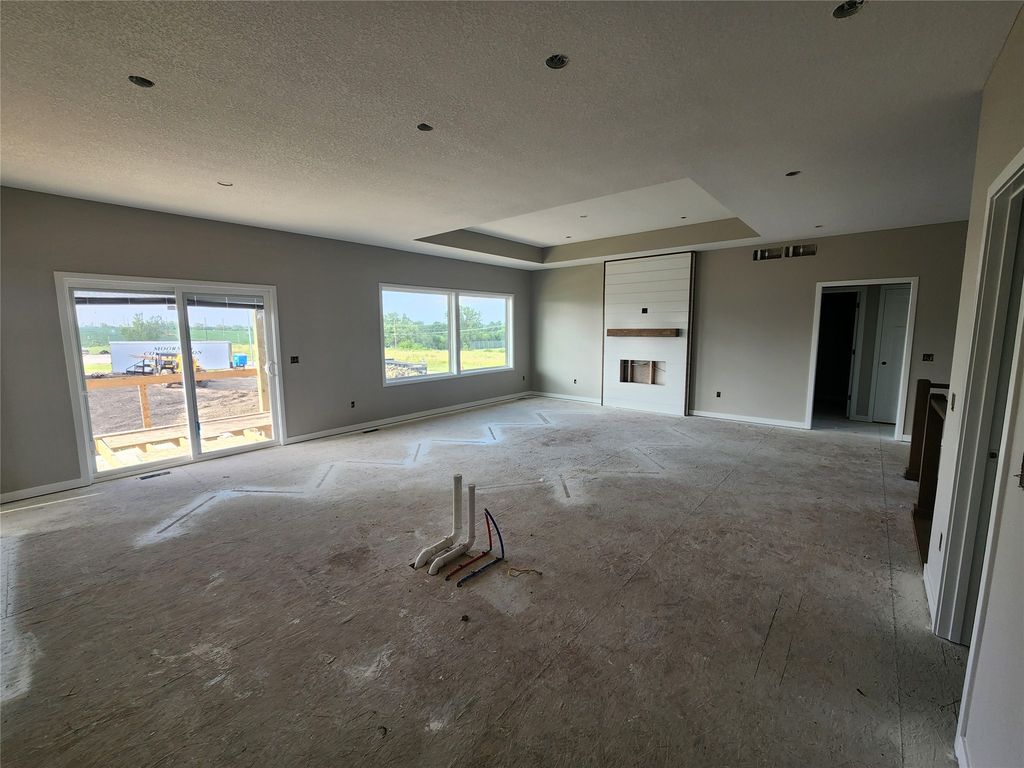 2516 N 9th Avenue E, Newton, IA 50208
