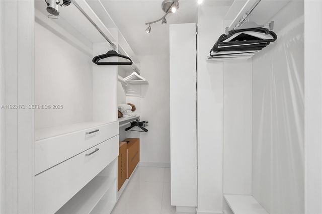 18201 Collins Ave 1002, Sunny Isles Beach, FL 33160