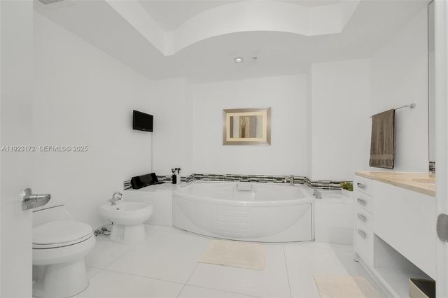 18201 Collins Ave 1002, Sunny Isles Beach, FL 33160