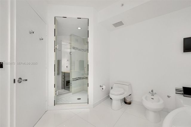 18201 Collins Ave 1002, Sunny Isles Beach, FL 33160