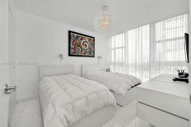 18201 Collins Ave 1002, Sunny Isles Beach, FL 33160