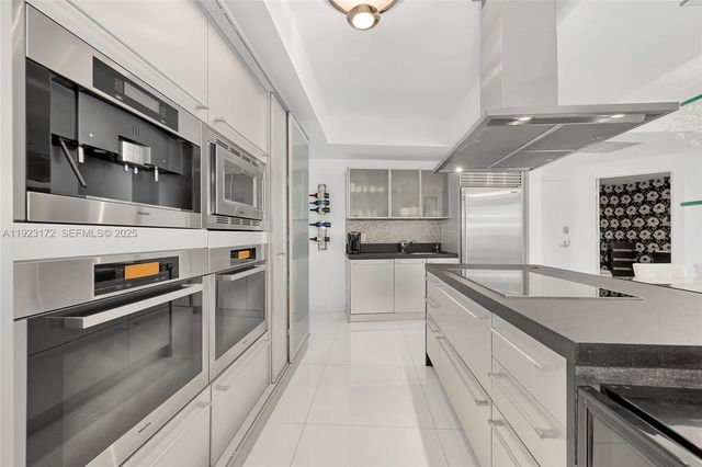 18201 Collins Ave 1002, Sunny Isles Beach, FL 33160