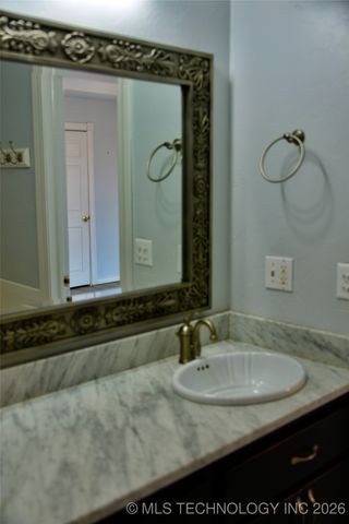 1215 Wade Wells Drive, Henryetta, OK 74437