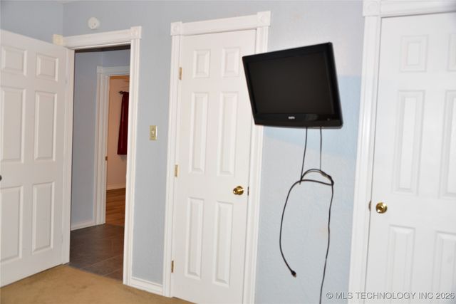 1215 Wade Wells Drive, Henryetta, OK 74437