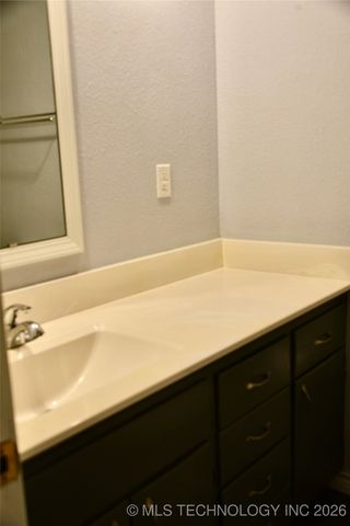 1215 Wade Wells Drive, Henryetta, OK 74437