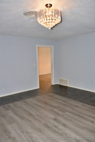 1215 Wade Wells Drive, Henryetta, OK 74437