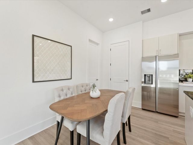 225 Noras Lane F, Houston, TX 77022