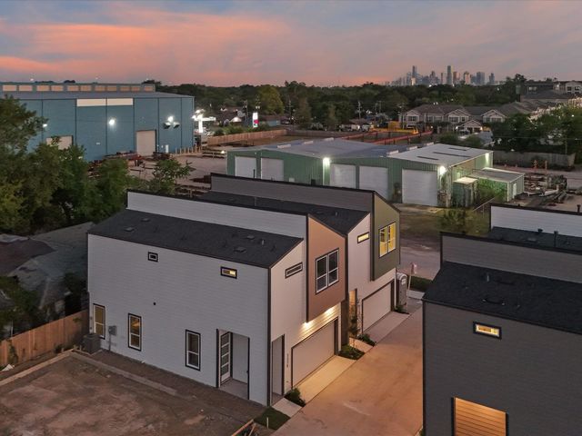 225 Noras Lane F, Houston, TX 77022