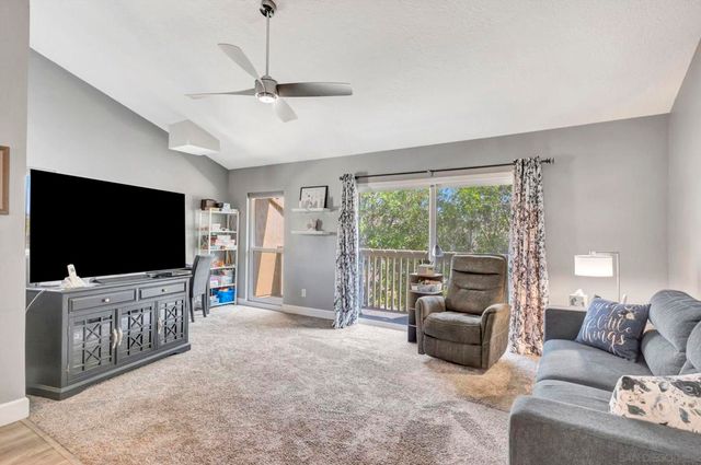 7700 Parkway Dr 17, La Mesa, CA 91942