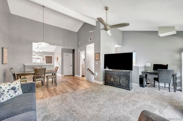 7700 Parkway Dr 17, La Mesa, CA 91942