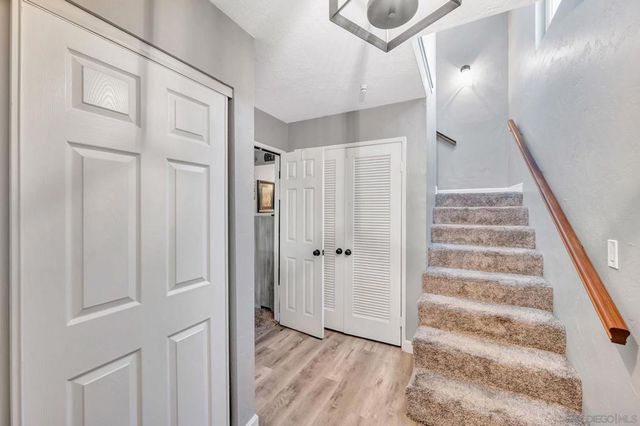 7700 Parkway Dr 17, La Mesa, CA 91942