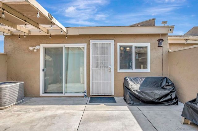 7700 Parkway Dr 17, La Mesa, CA 91942