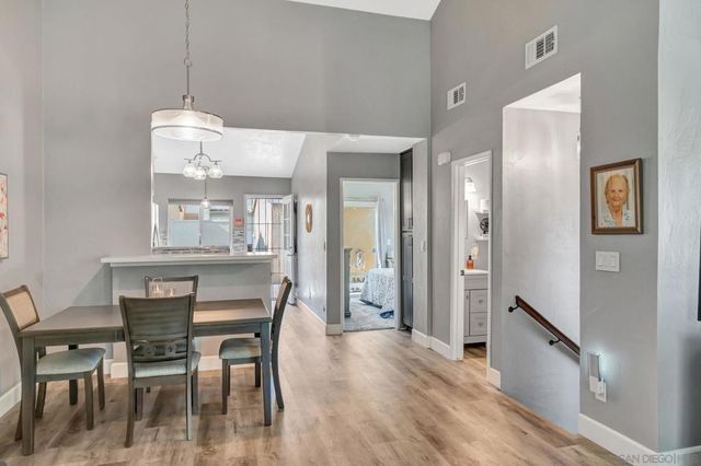 7700 Parkway Dr 17, La Mesa, CA 91942