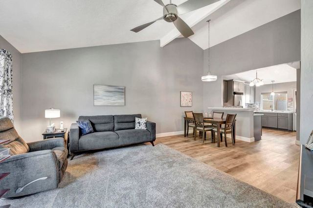 7700 Parkway Dr 17, La Mesa, CA 91942