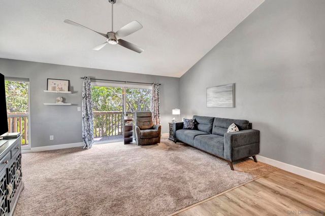 7700 Parkway Dr 17, La Mesa, CA 91942