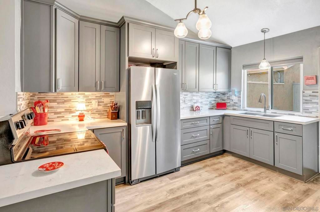 7700 Parkway Dr 17, La Mesa, CA 91942